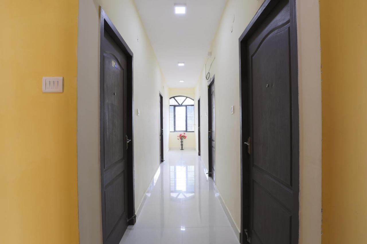 Green Tree Hotel-Near Vfs Global And Ramee Mall Chennai Bagian luar foto