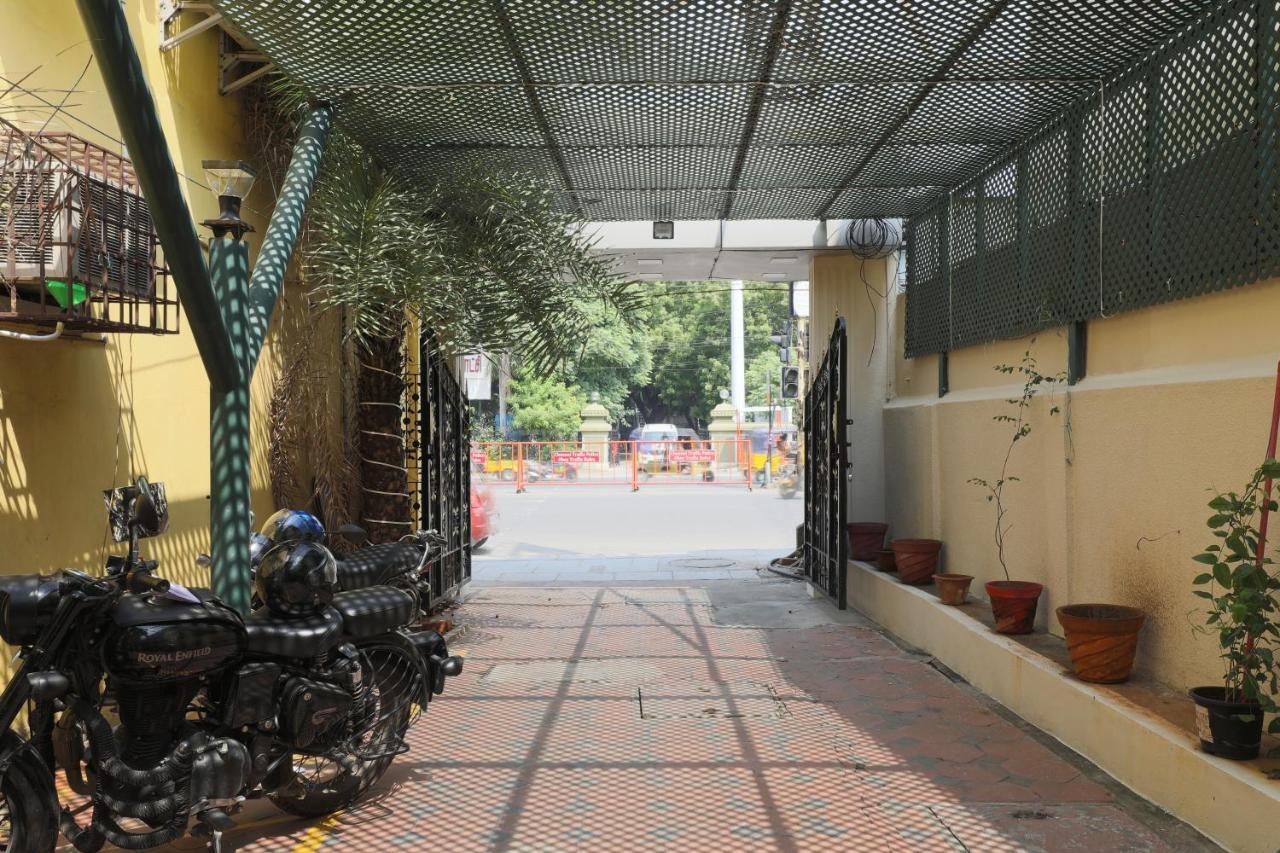 Green Tree Hotel-Near Vfs Global And Ramee Mall Chennai Bagian luar foto