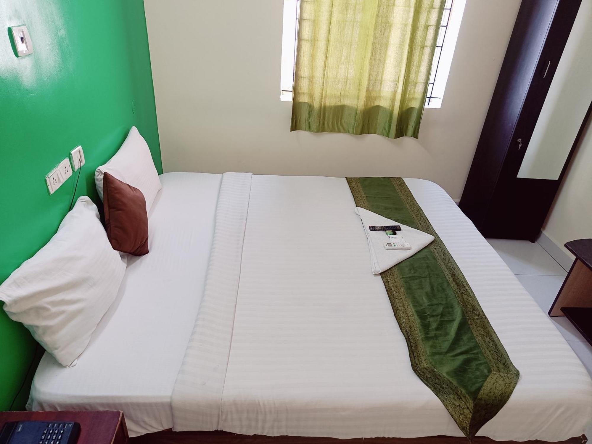 Green Tree Hotel-Near Vfs Global And Ramee Mall Chennai Bagian luar foto