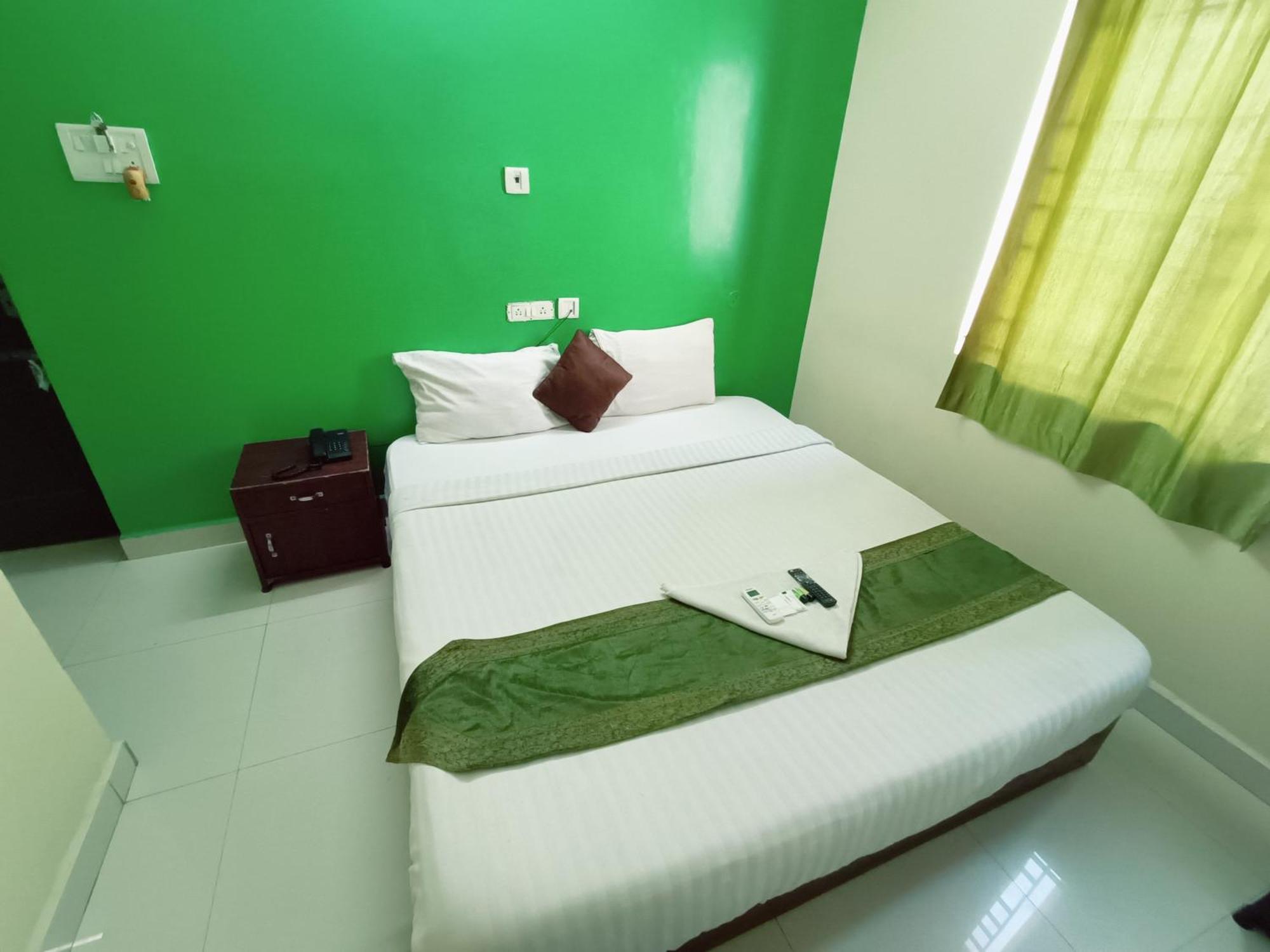 Green Tree Hotel-Near Vfs Global And Ramee Mall Chennai Bagian luar foto